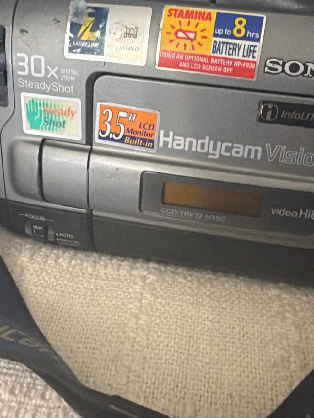 Sony Handycam CCD-TRV72 NTSC Video Hi8 Camcorder / Tested / + Accessories